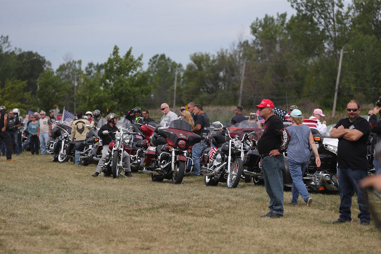 Bikers and boaters parade for President Trump